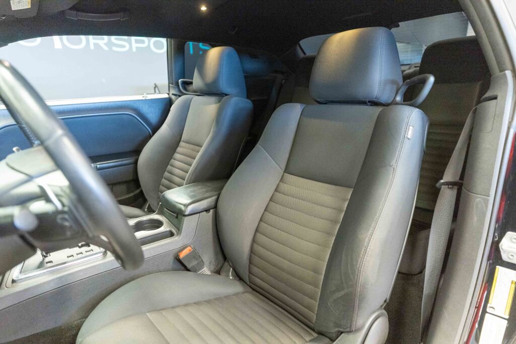 Used 2013 Dodge Challenger R/T w/ Blacktop Pkg image 15