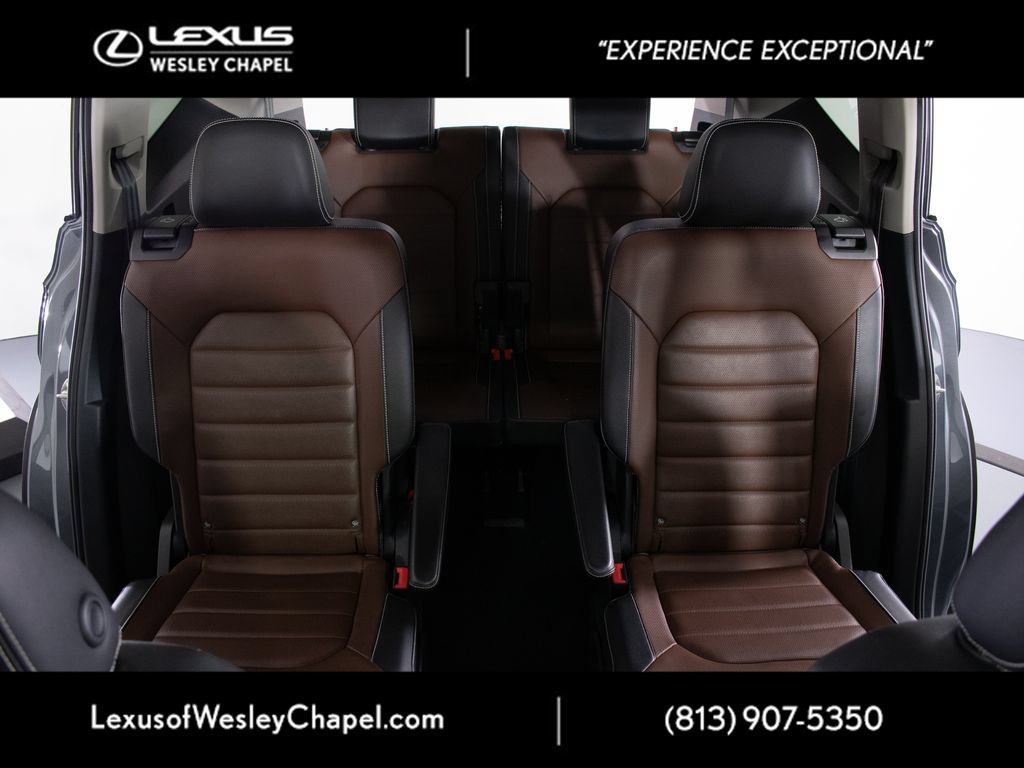 Used 2023 Volkswagen Atlas SEL Premium AWD/4WD image 16