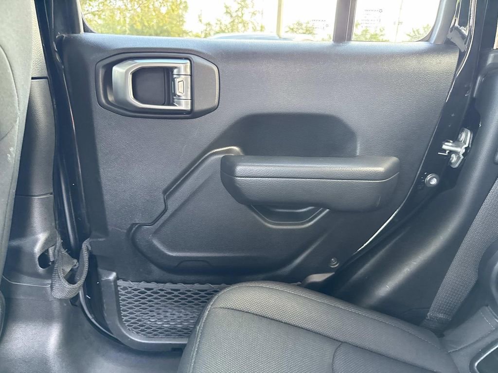 Used 2022 Jeep Gladiator Sport image 22