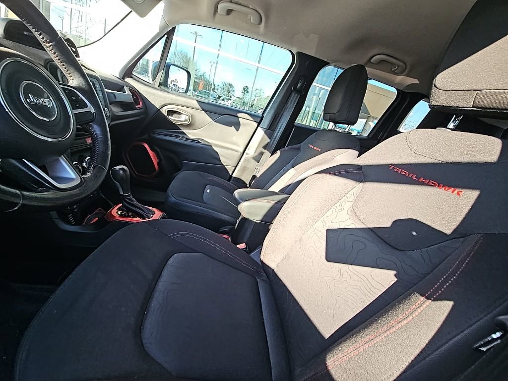 Used 2015 Jeep Renegade Trailhawk image 9