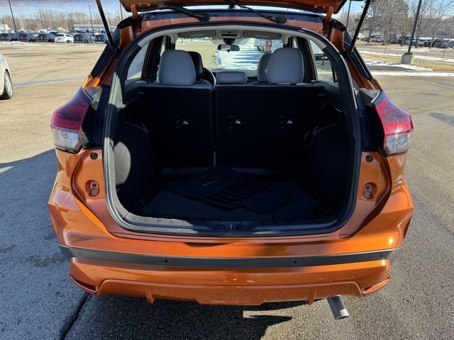 Used 2022 Nissan Kicks SR w/ Premium Package image 35