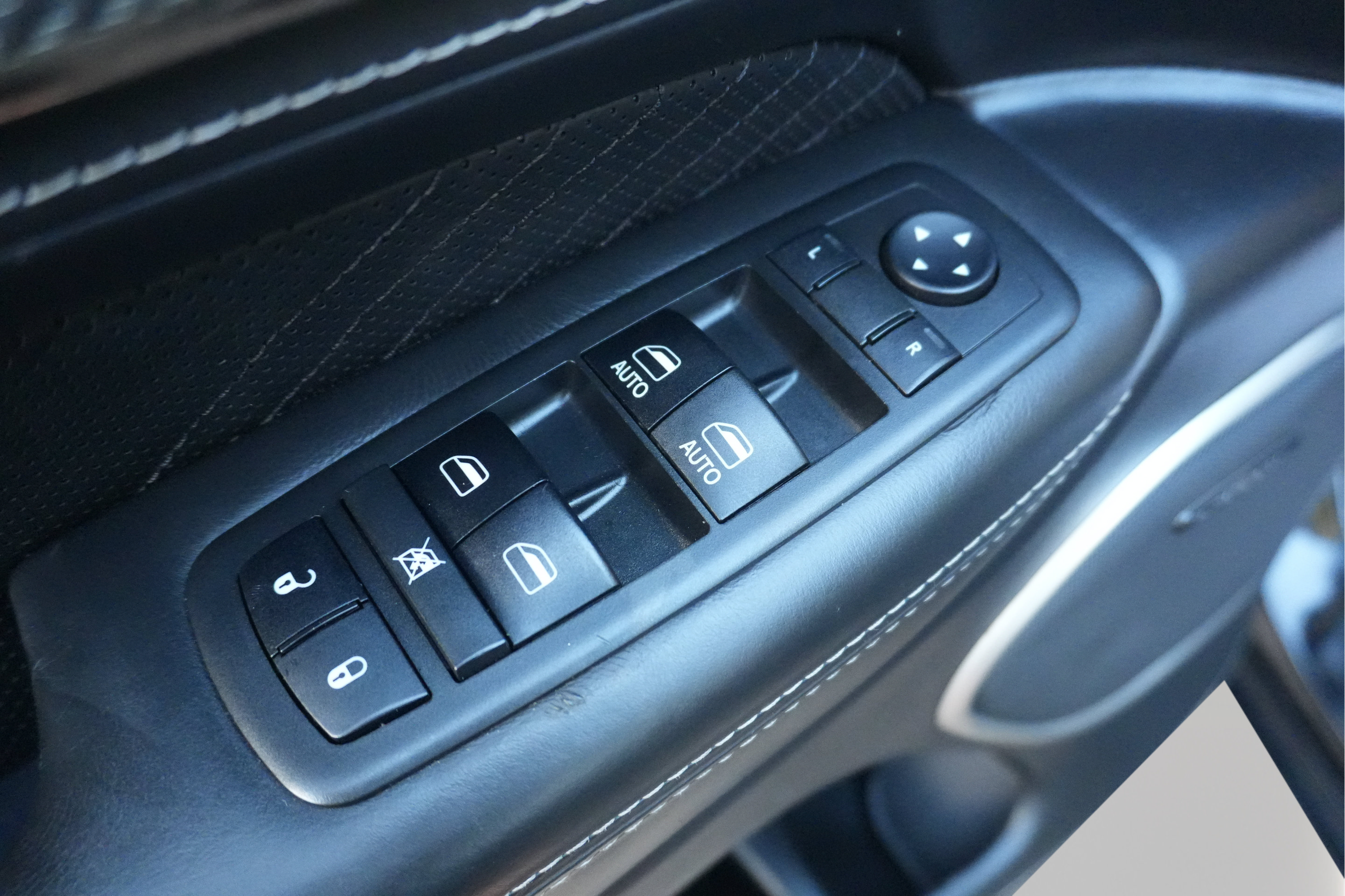 Used 2018 Jeep Grand Cherokee Trackhawk AWD/4WD image 12