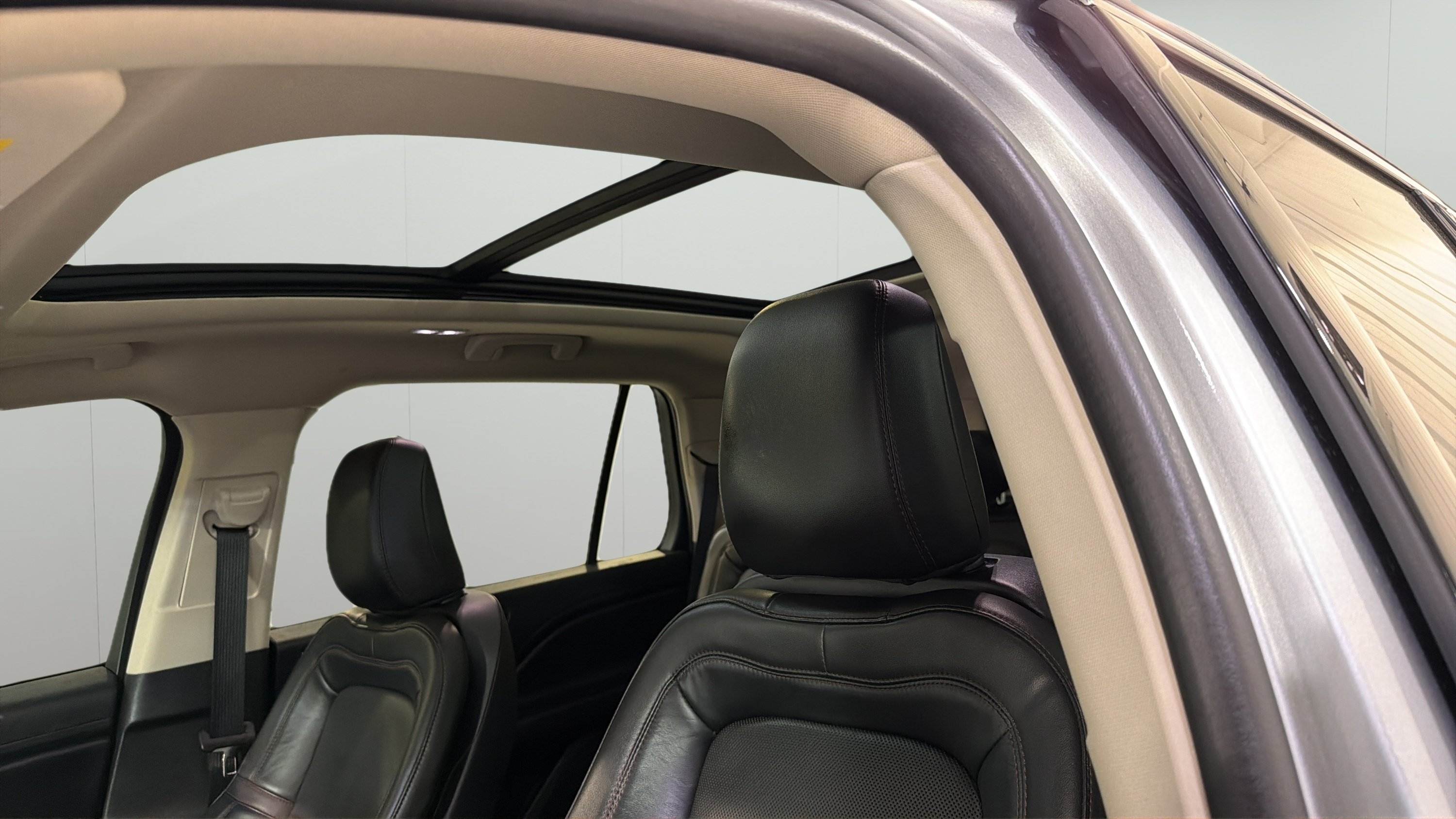 Used 2023 Lincoln Aviator Reserve RWD image 20