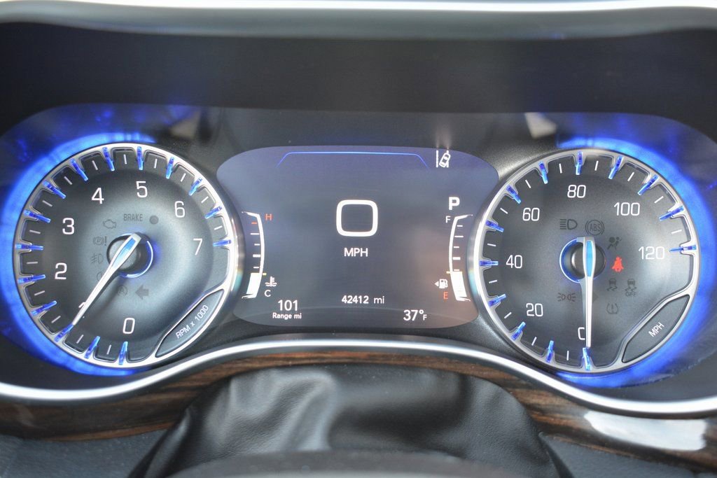 Used 2022 Chrysler Pacifica Limited image 13