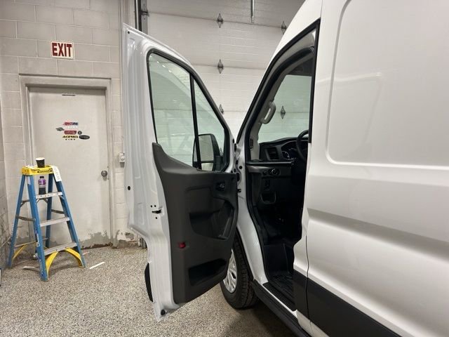 New 2025 Ford E-Transit 148 Medium Roof w/ Load Area Protection Package image 7