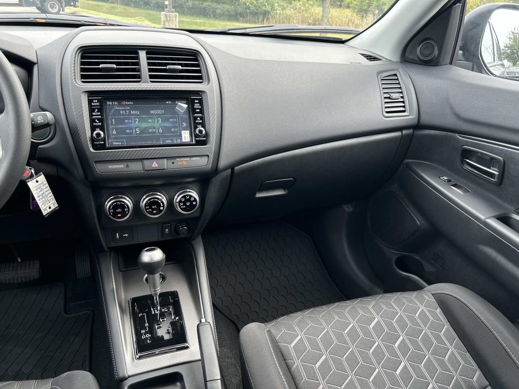New 2025 Mitsubishi Outlander Sport SE image 14
