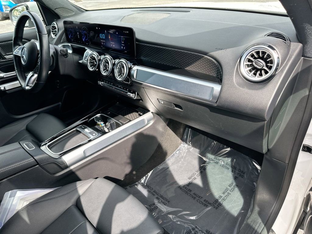 Used 2024 Mercedes-Benz EQB 250+ image 27