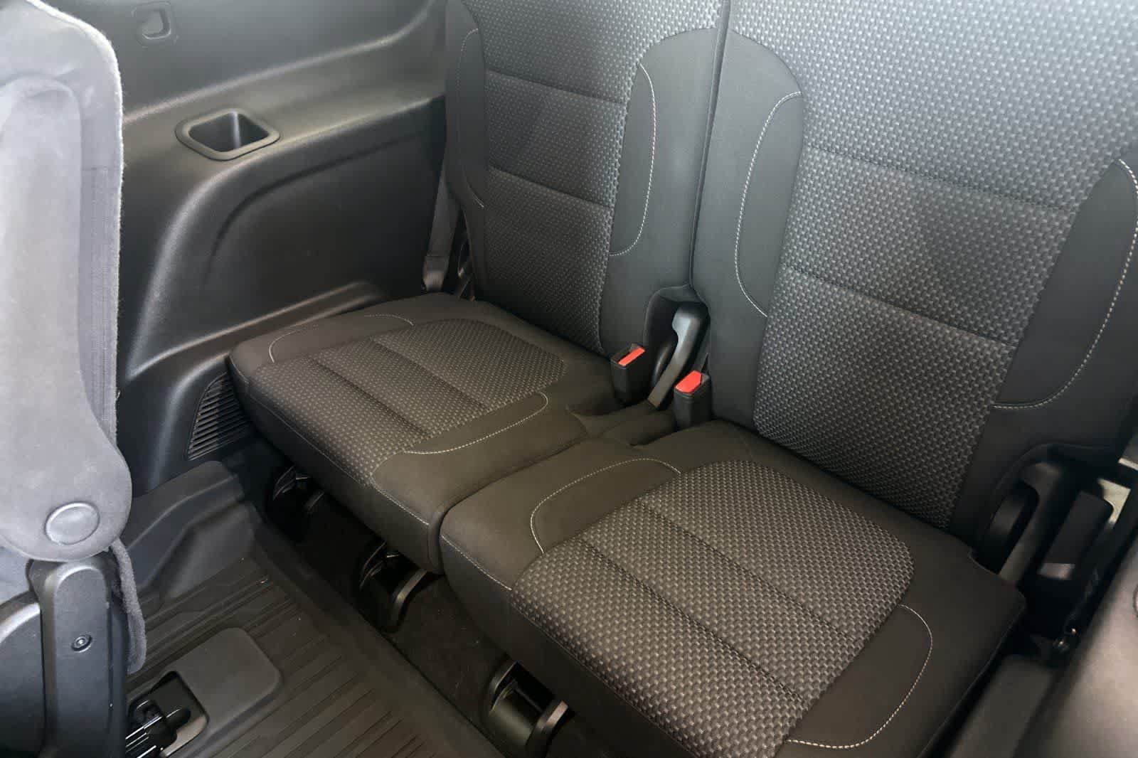 Used 2023 GMC Acadia SLE w/ Driver Convenience Package AWD/4WD image 16