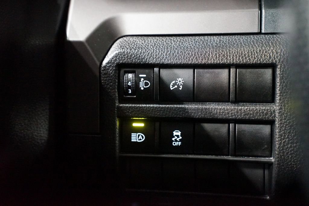 Certified 2025 Toyota Tacoma SR5 image 25