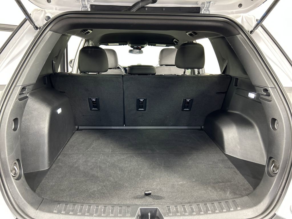 Used 2025 Chevrolet Equinox LT AWD/4WD image 19