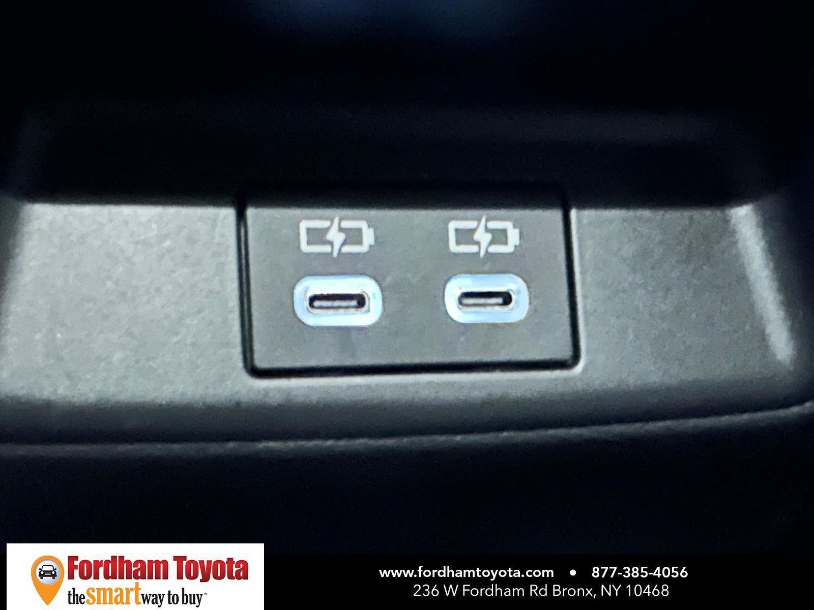 Used 2023 Toyota Corolla SE AWD/4WD image 13