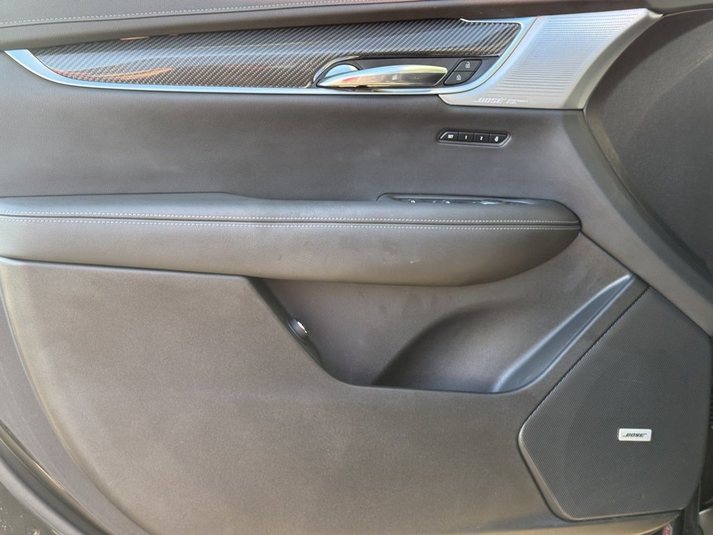 Used 2024 Cadillac XT6 Sport image 26