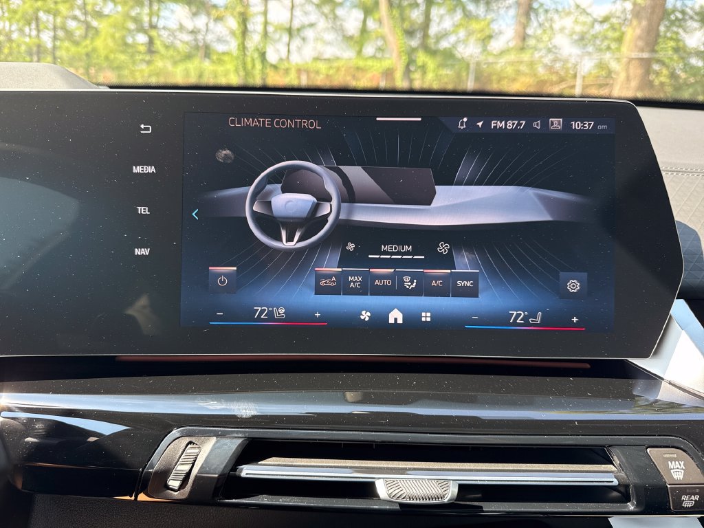 New 2026 BMW X2 xDrive28i w/ Technology Package AWD/4WD image 17