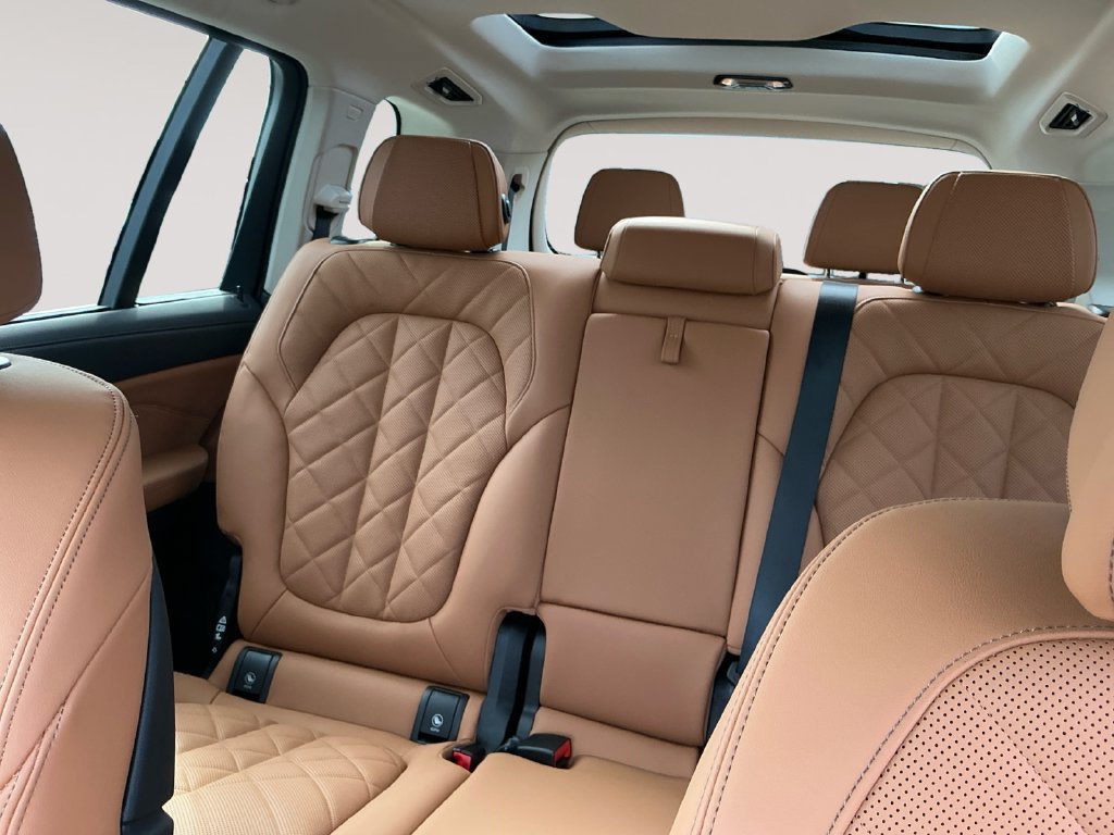 New 2027 BMW X7 xDrive40i w/ Premium Package AWD/4WD image 13