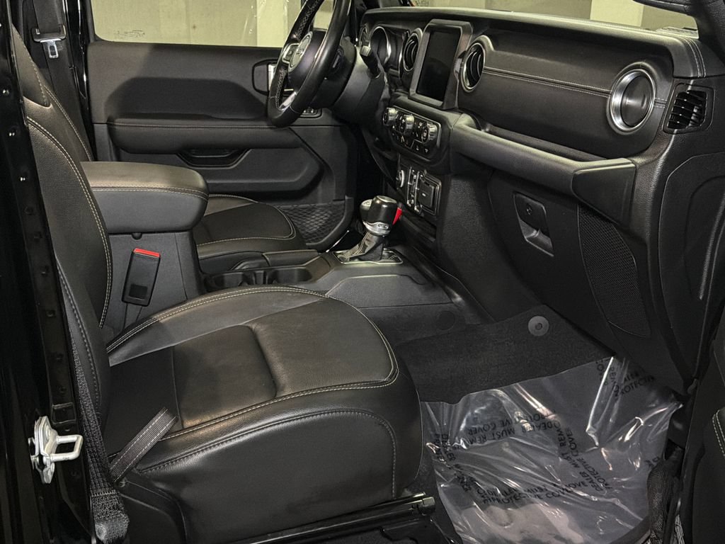 Used 2023 Jeep Wrangler Unlimited Sahara w/ Cold Weather Group AWD/4WD image 11