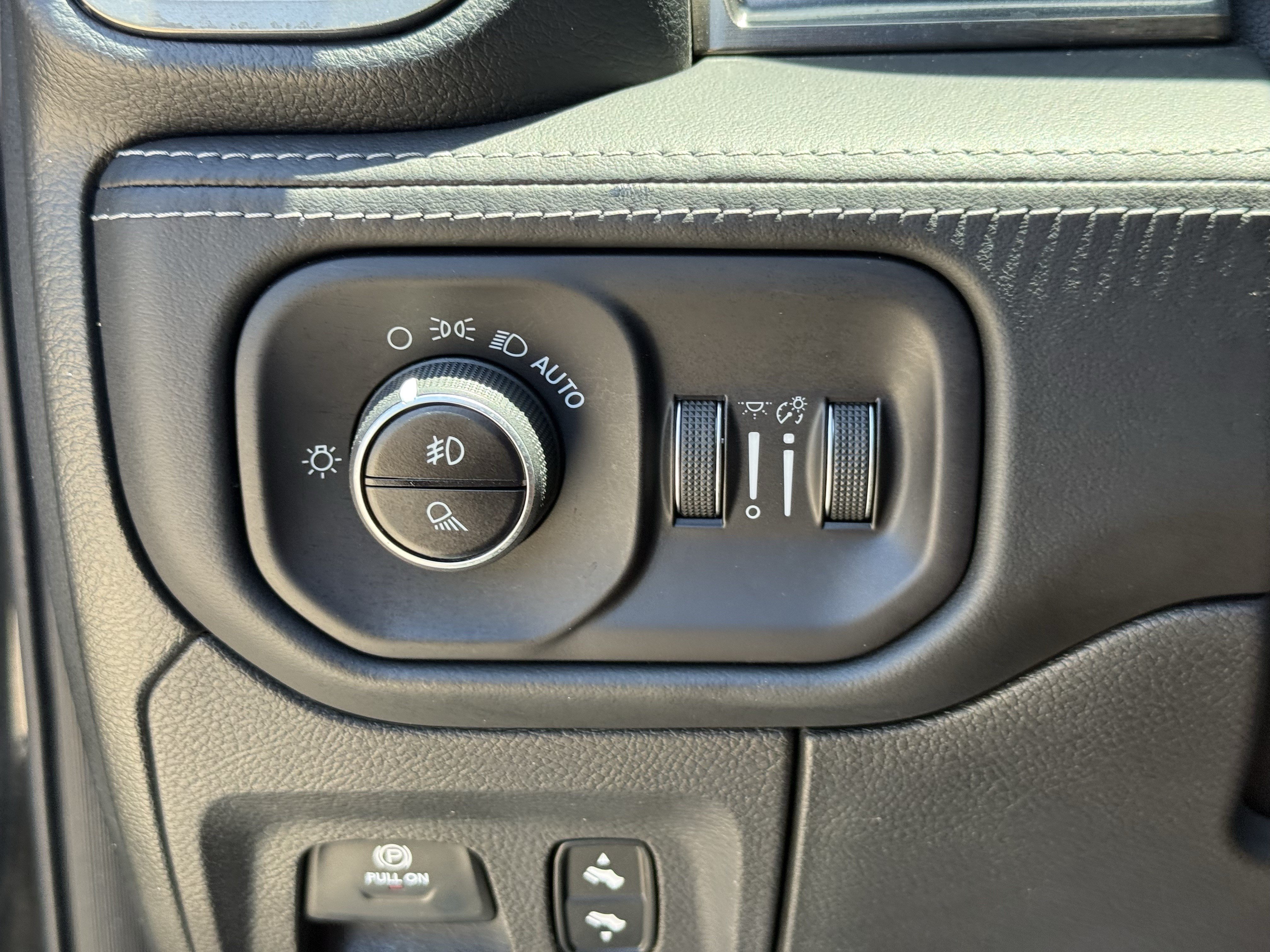 Used 2019 RAM 1500 Limited w/ Advanced Safety Group AWD/4WD image 25