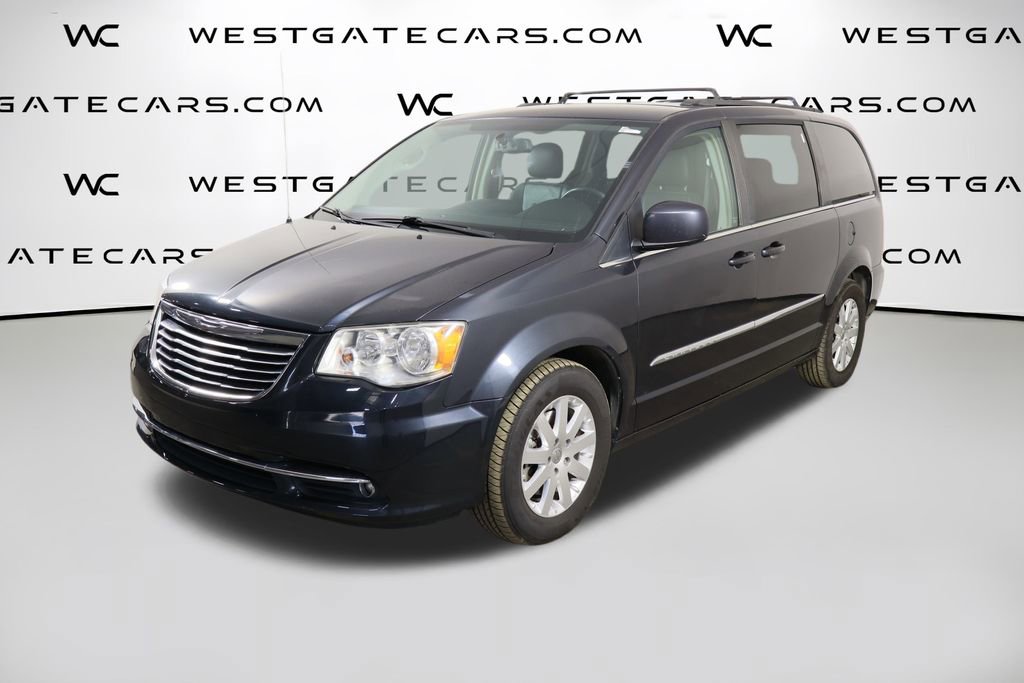 Used 2014 Chrysler Town & Country Touring image 1