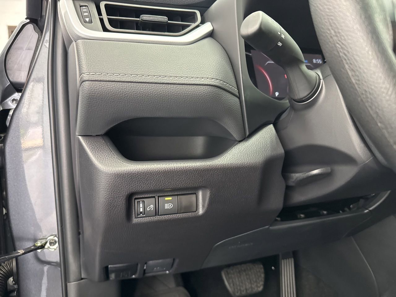 Certified 2025 Toyota RAV4 LE AWD/4WD image 33