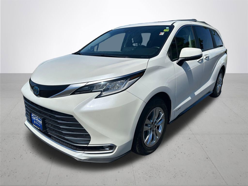 Used 2021 Toyota Sienna Limited AWD/4WD image 2