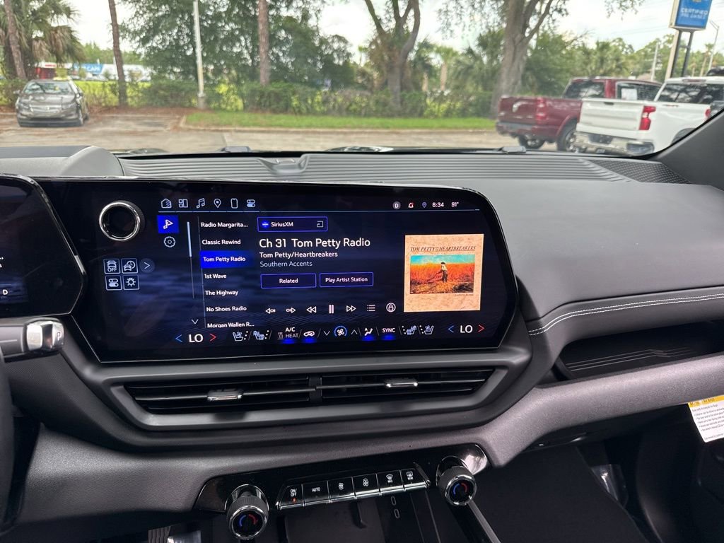 Used 2025 Chevrolet Silverado EV LT AWD/4WD image 51