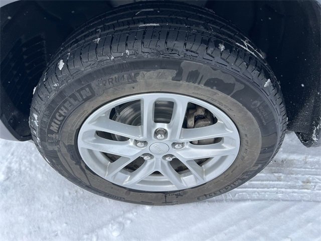 Used 2023 Jeep Grand Cherokee Laredo image 12