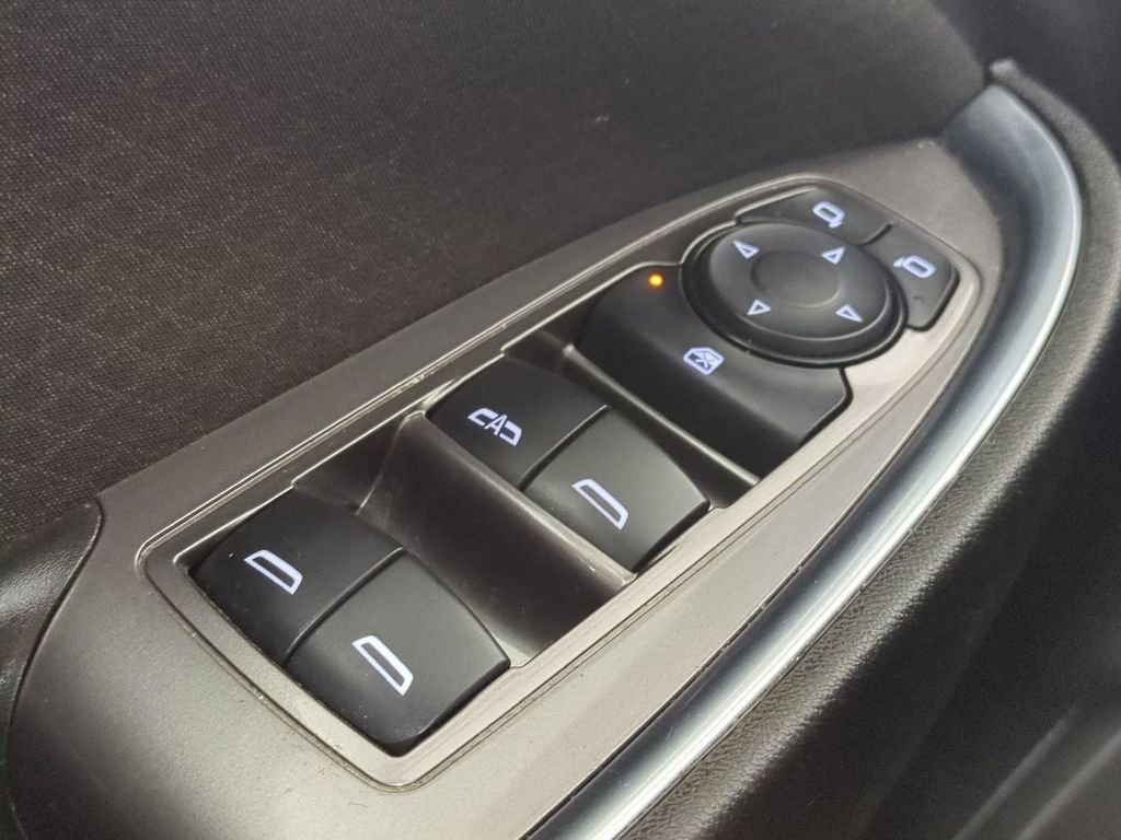 Used 2022 Chevrolet Malibu LT image 28