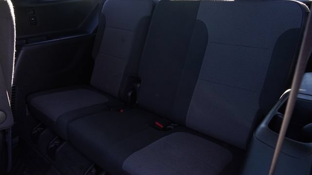 Used 2023 Chevrolet Traverse LT FWD image 16