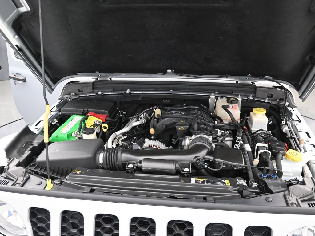 Used 2023 Jeep Gladiator Sport AWD/4WD image 13
