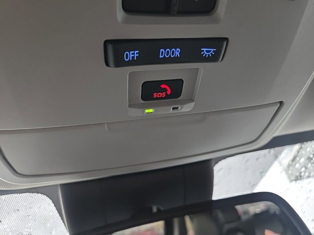 Used 2024 Toyota Sienna XLE image 65