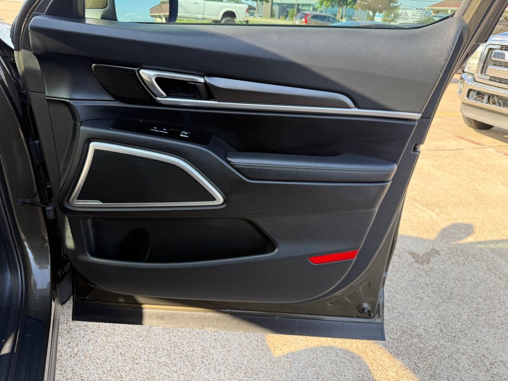 Used 2023 Kia Telluride S FWD image 27