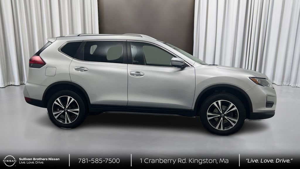 Certified 2019 Nissan Rogue SV w/ Premium Package image 4