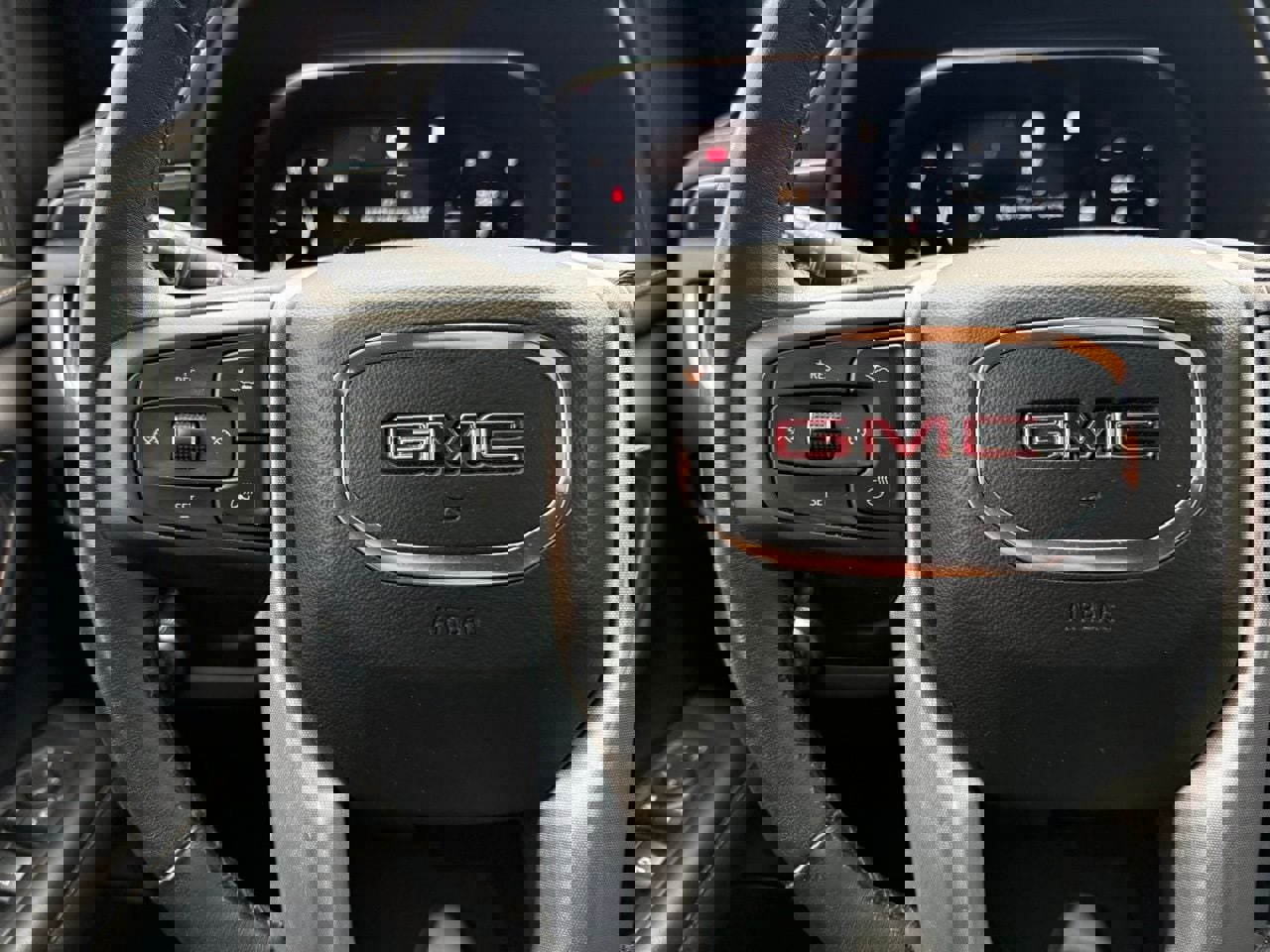 Used 2022 GMC Yukon XL SLT w/ SLT Premium Package image 19