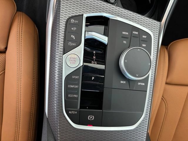 New 2026 BMW 330i xDrive Sedan w/ M Sport Package AWD/4WD image 11