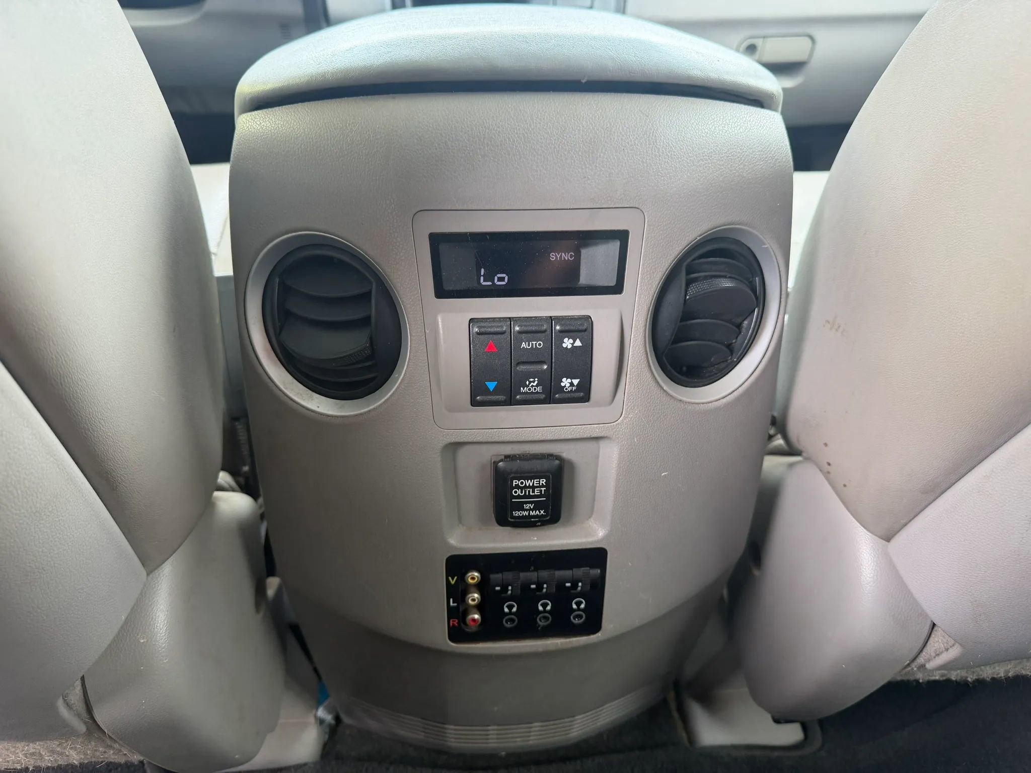 Used 2010 Honda Pilot EX-L image 13