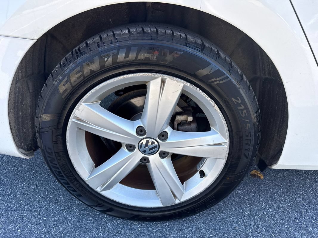 Used 2013 Volkswagen Passat 2.5 SE FWD image 29