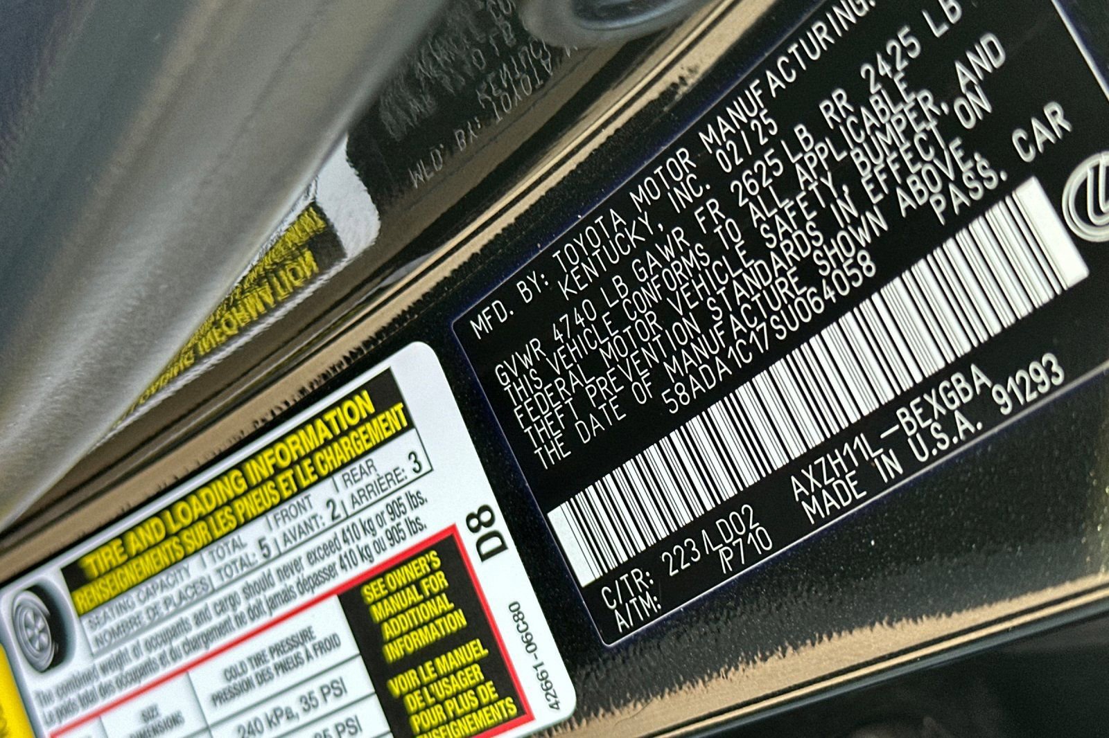 Certified 2025 Lexus ES 300h w/ Premium Package image 23