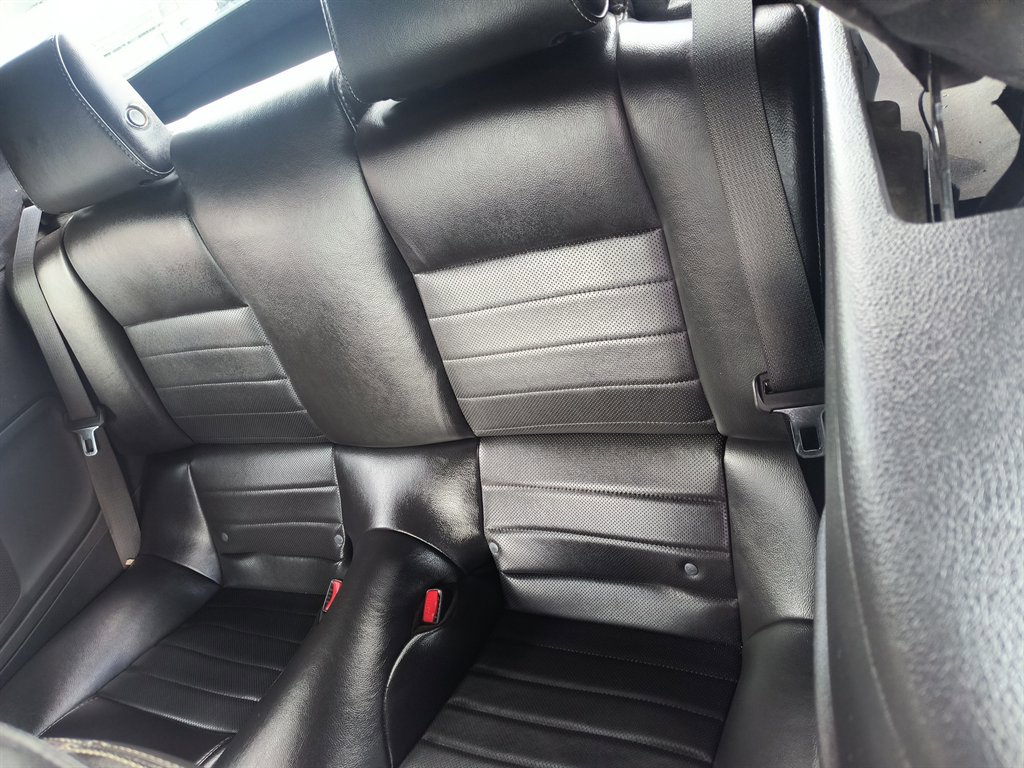 Used 2013 Ford Mustang Premium image 40