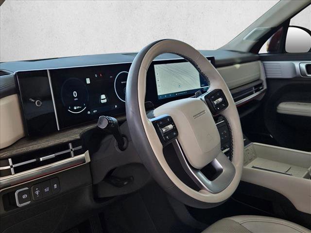 Used 2025 Hyundai Santa Fe Calligraphy image 9