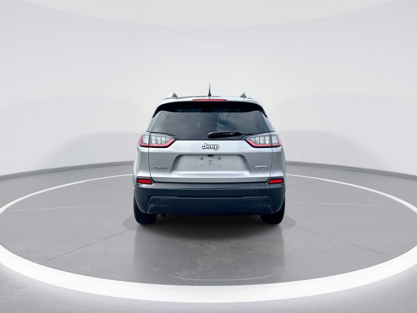Used 2019 Jeep Cherokee Latitude w/ Cold Weather Group AWD/4WD image 8