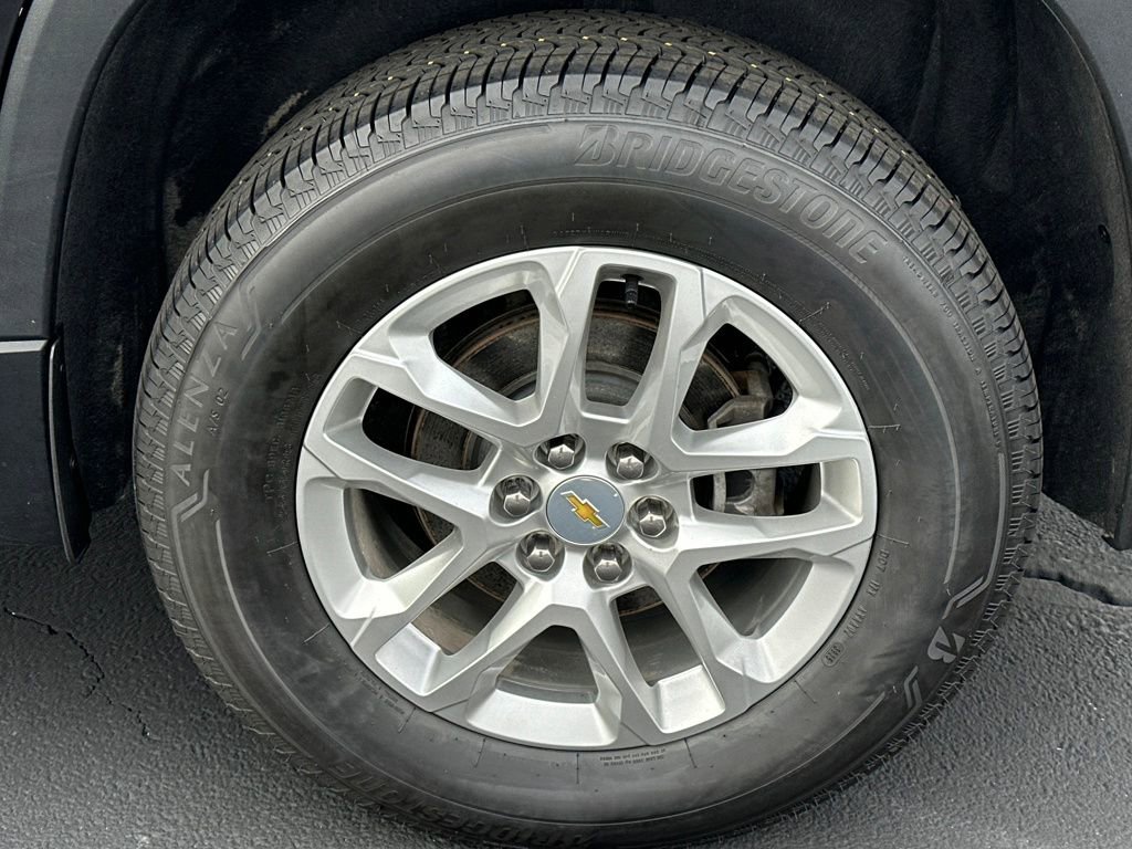 Used 2023 Chevrolet Traverse LS w/ LPO, Floor Liner Package AWD/4WD image 24