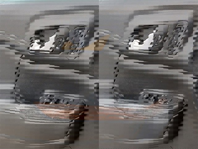 Used 2022 GMC Acadia Denali w/ Denali Ultimate Package image 24