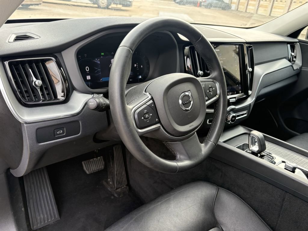 Used 2024 Volvo XC60 B5 Core image 14