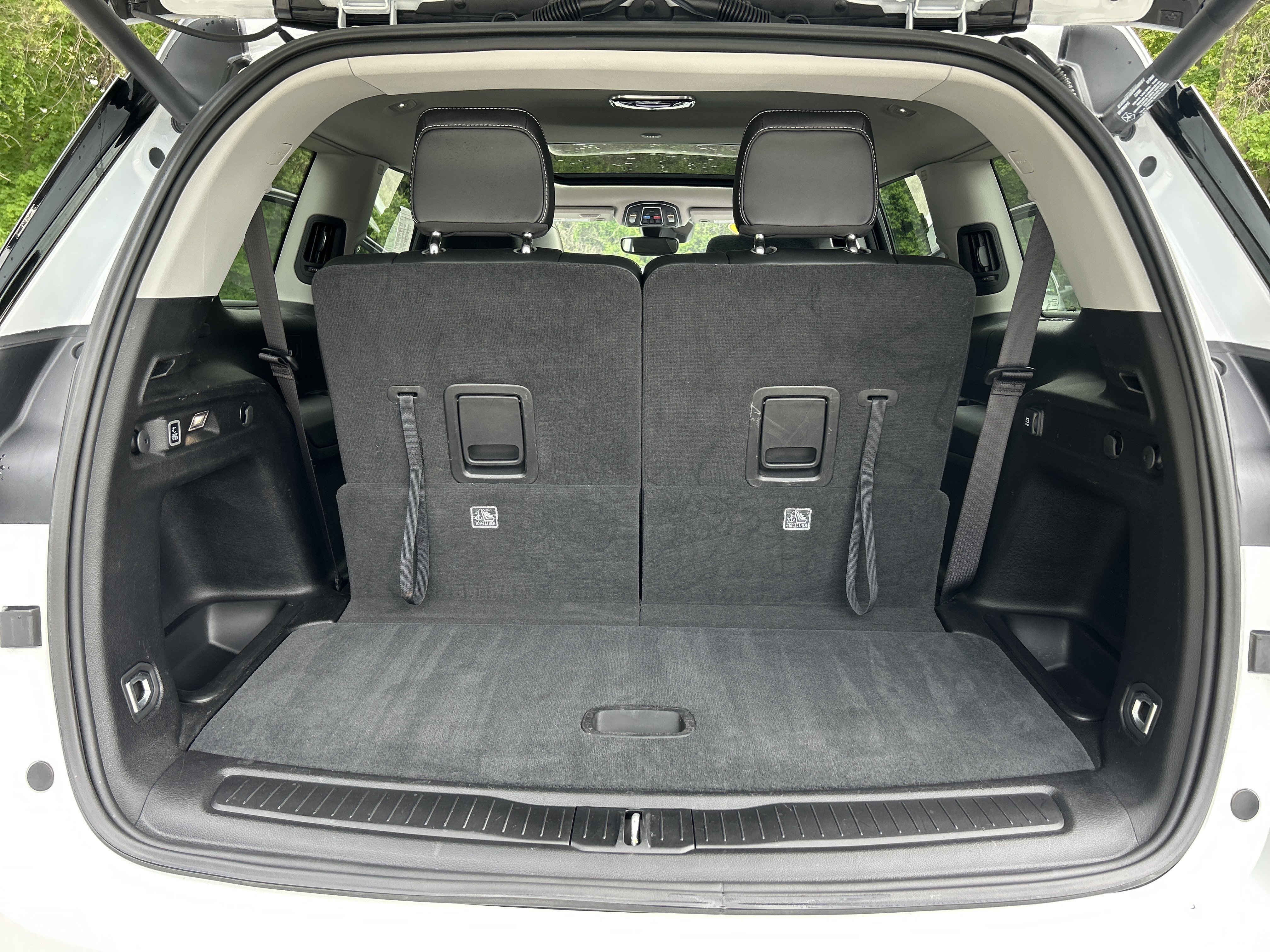 Certified 2023 Jeep Grand Cherokee L Limited w/ Black Appearance Package AWD/4WD image 19