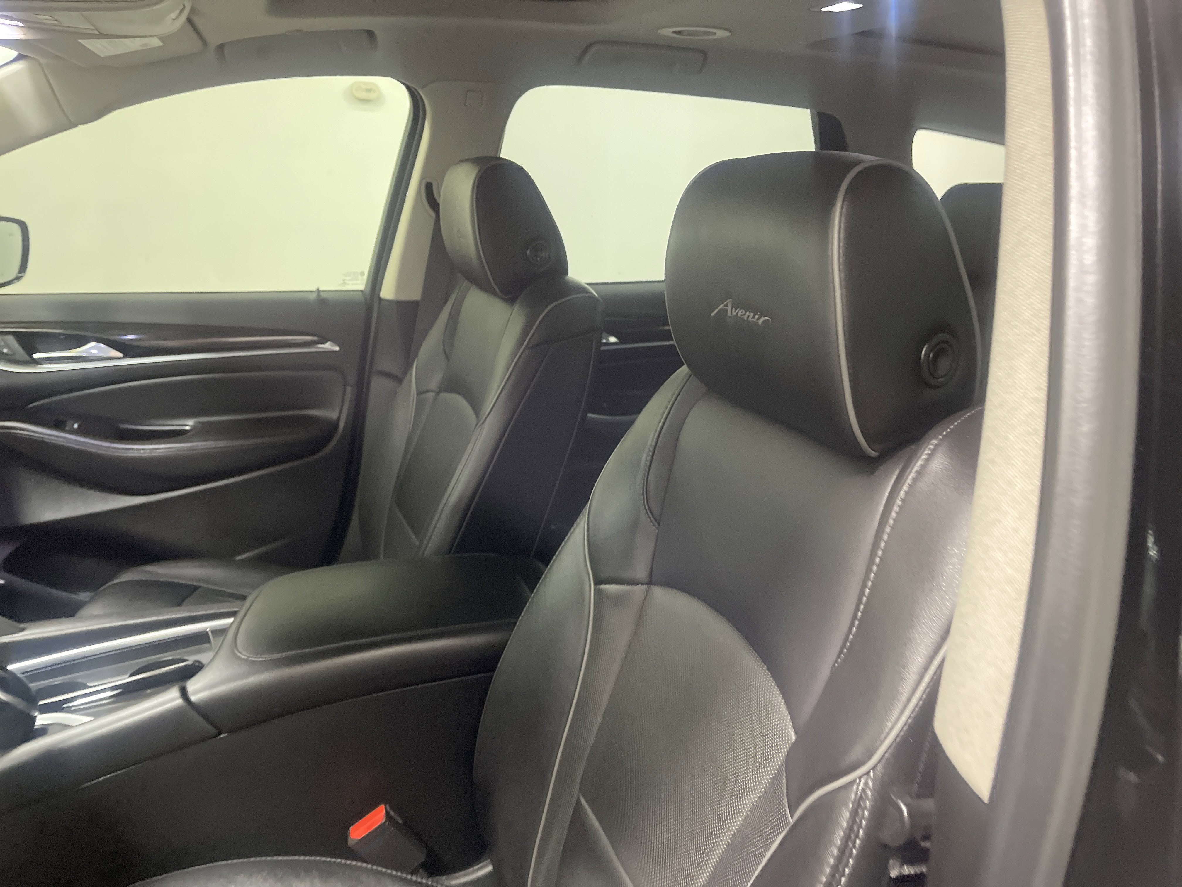 Used 2020 Buick Enclave Avenir w/ Avenir Technology Package image 11