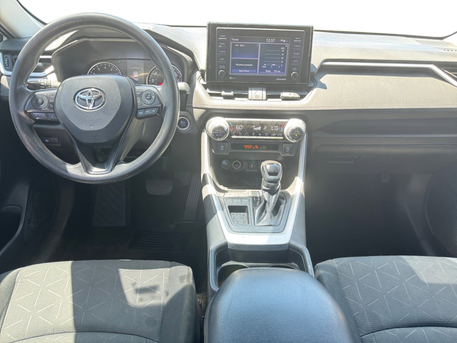 Used 2021 Toyota RAV4 XLE FWD image 12