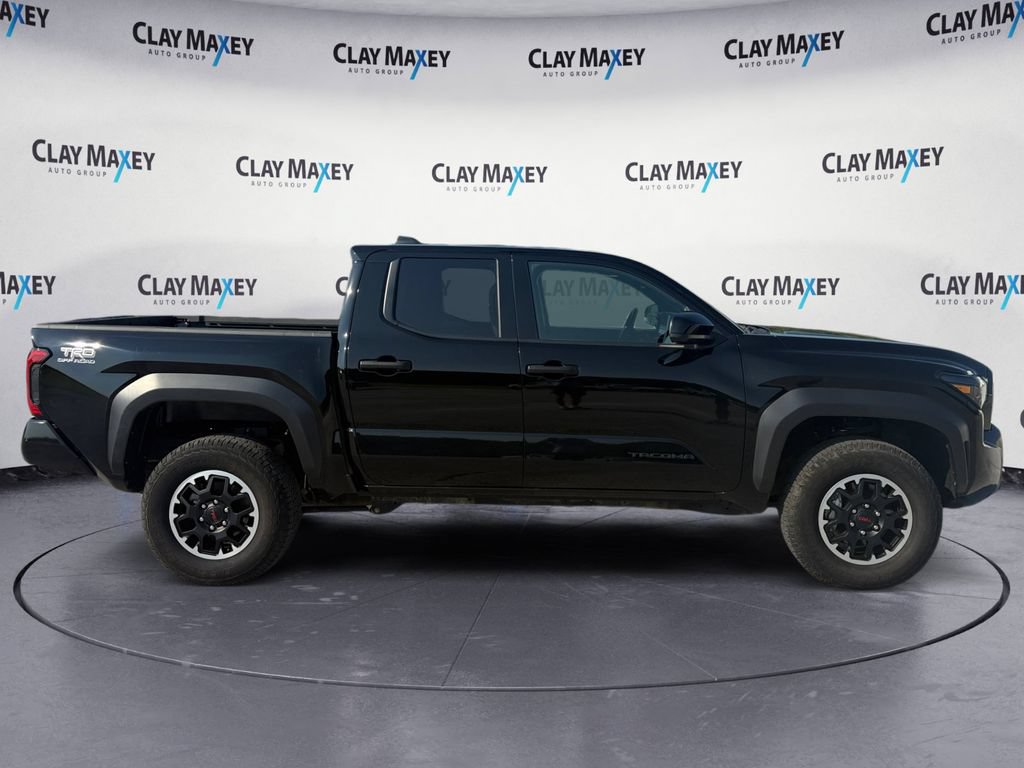 Used 2025 Toyota Tacoma TRD Off-Road AWD/4WD image 6