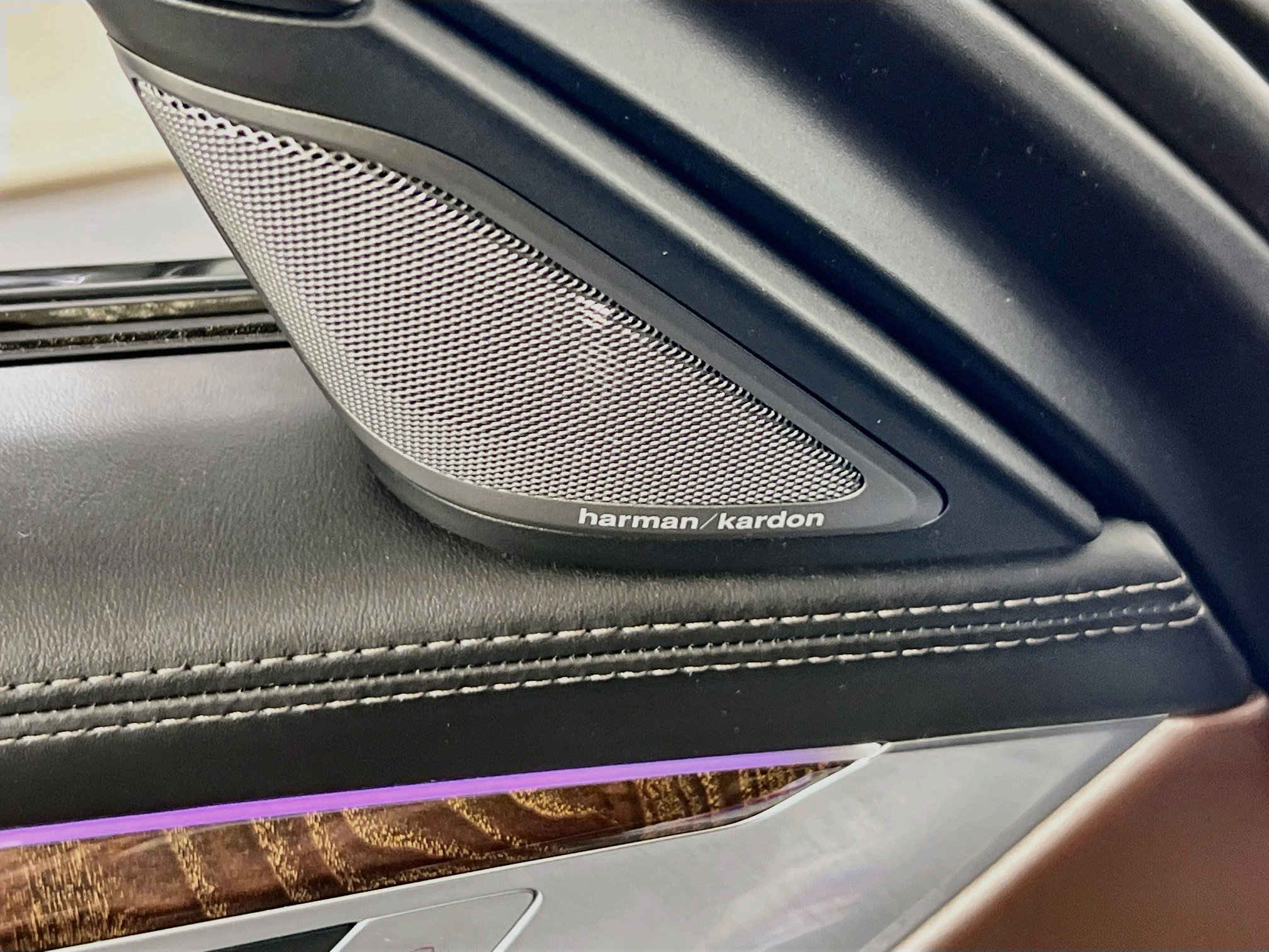 Used 2021 BMW 750i xDrive w/ Executive Package image 19