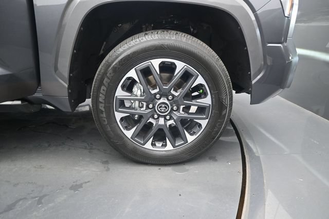 Used 2024 Toyota Tundra Limited AWD/4WD image 17