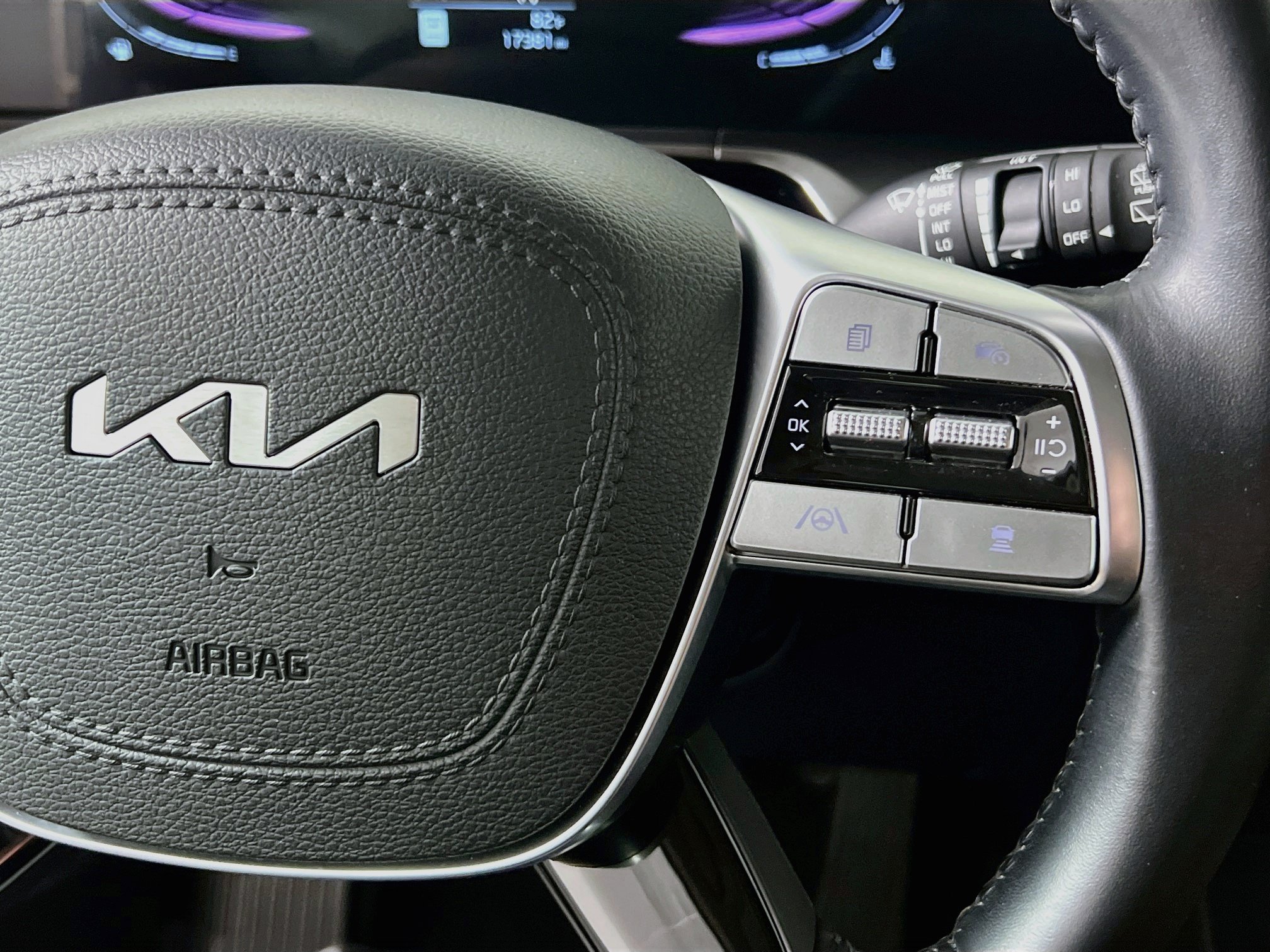 Used 2025 Kia Telluride S FWD image 20