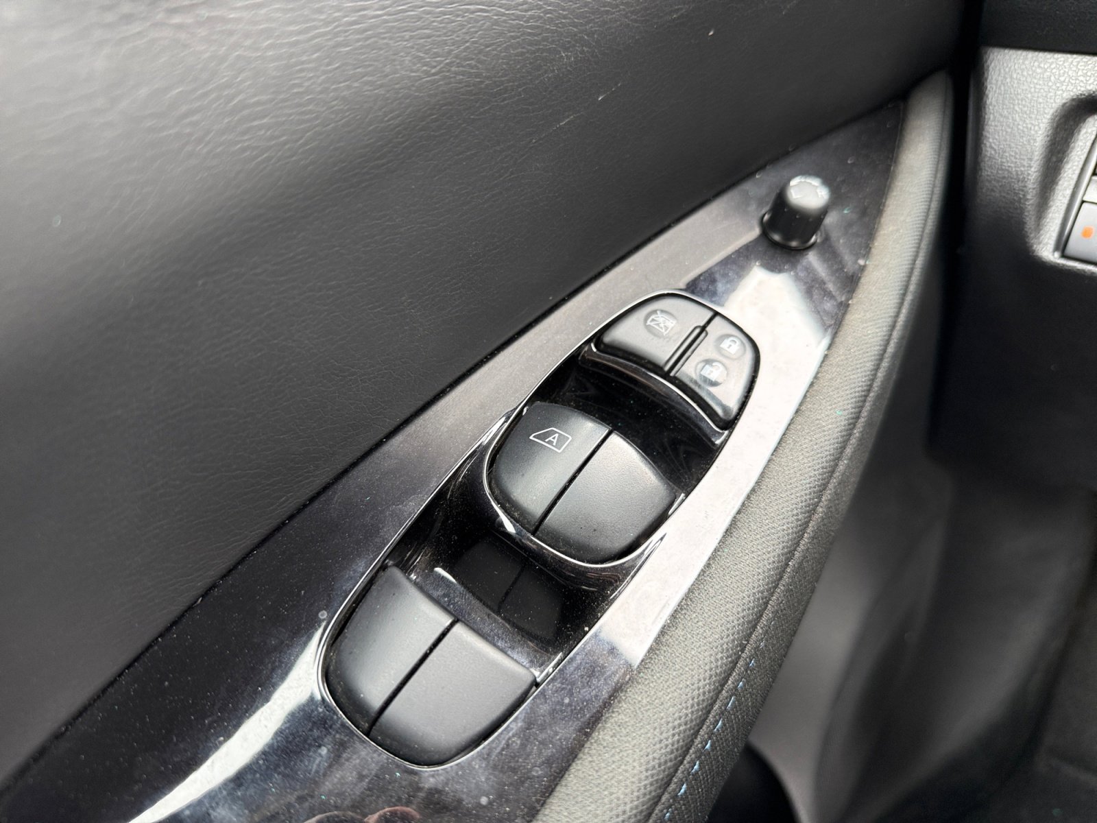 Used 2025 Nissan Leaf SV Plus image 21